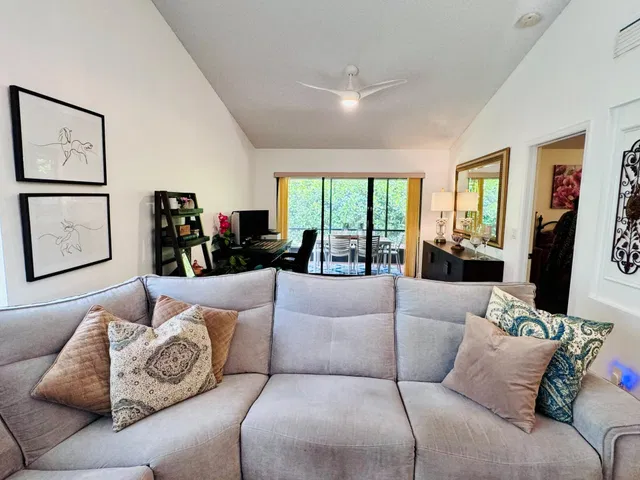 Residence photo 29