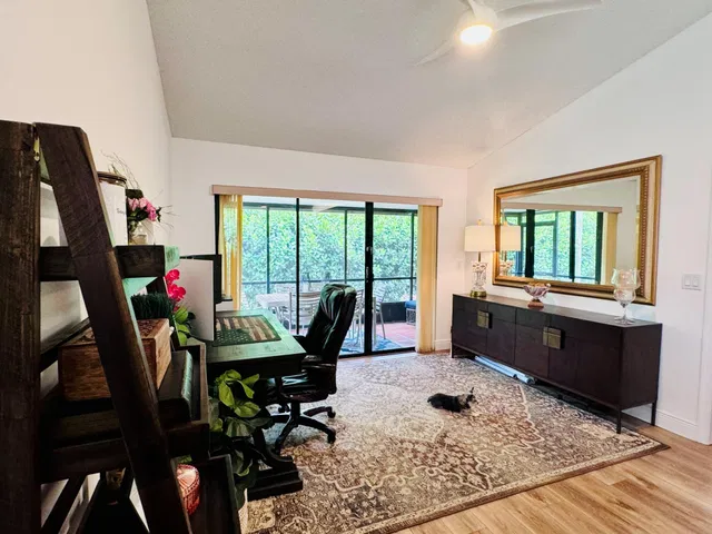 Residence photo 33