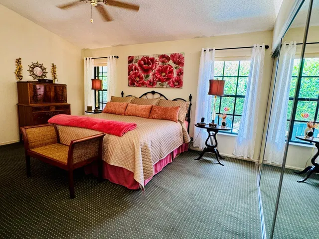 Residence photo 36