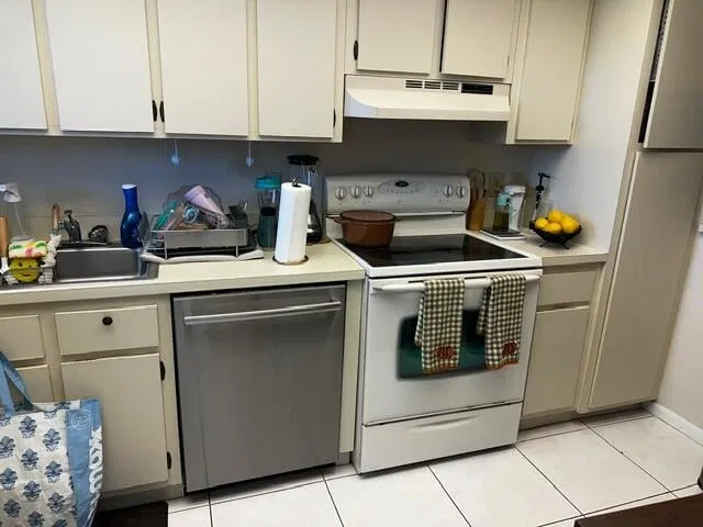 Unit 306 photo 3