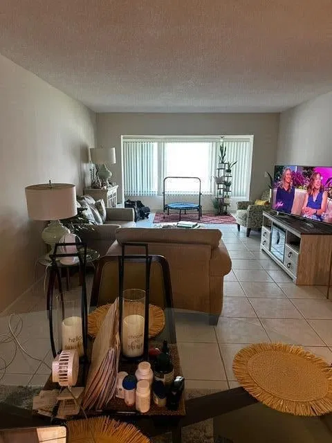 Unit 306 photo 11