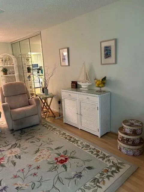 Unit 28 H photo 11