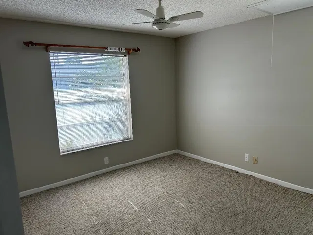 Residence photo 16