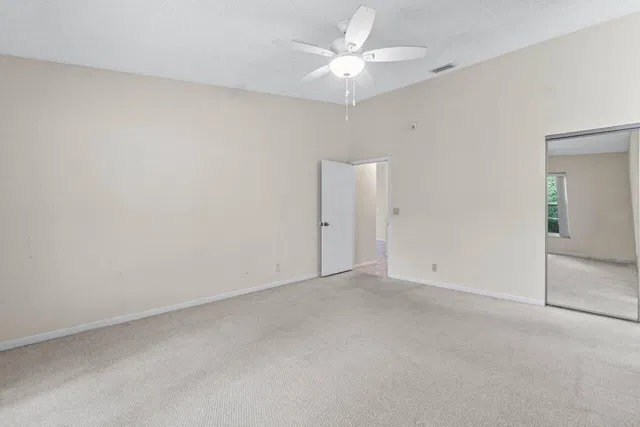 Residence photo 12