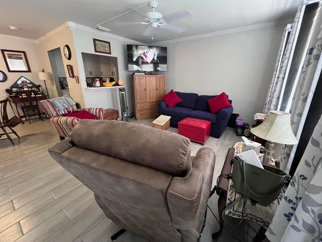 Residence photo 3
