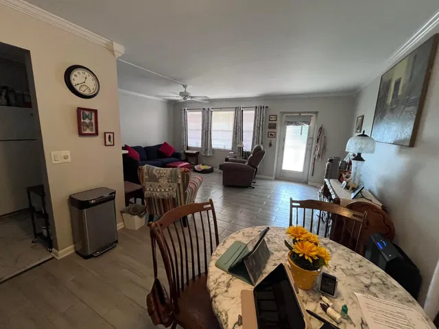 Residence photo 4