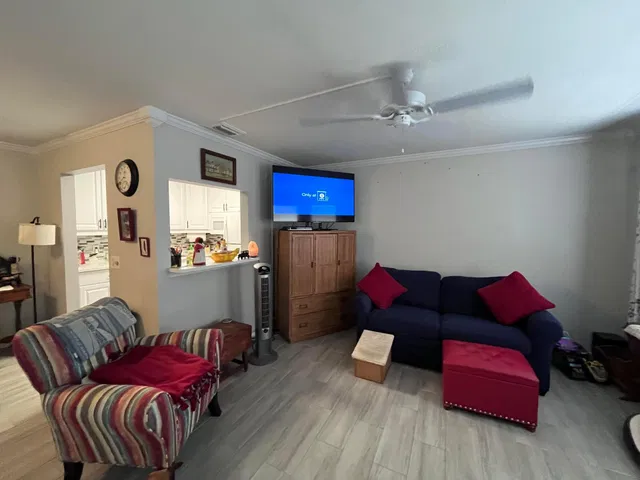 Residence photo 5