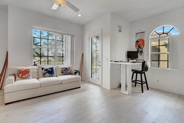 Unit 209 photo 8