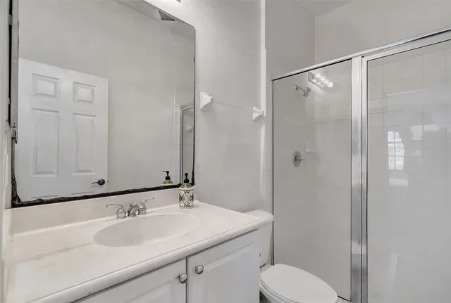 Unit 209 photo 18