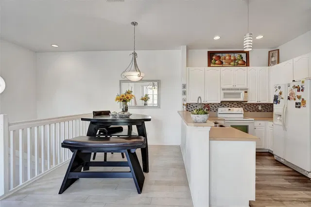 Unit 209 photo 21