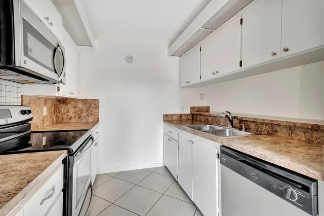 Residence photo 3
