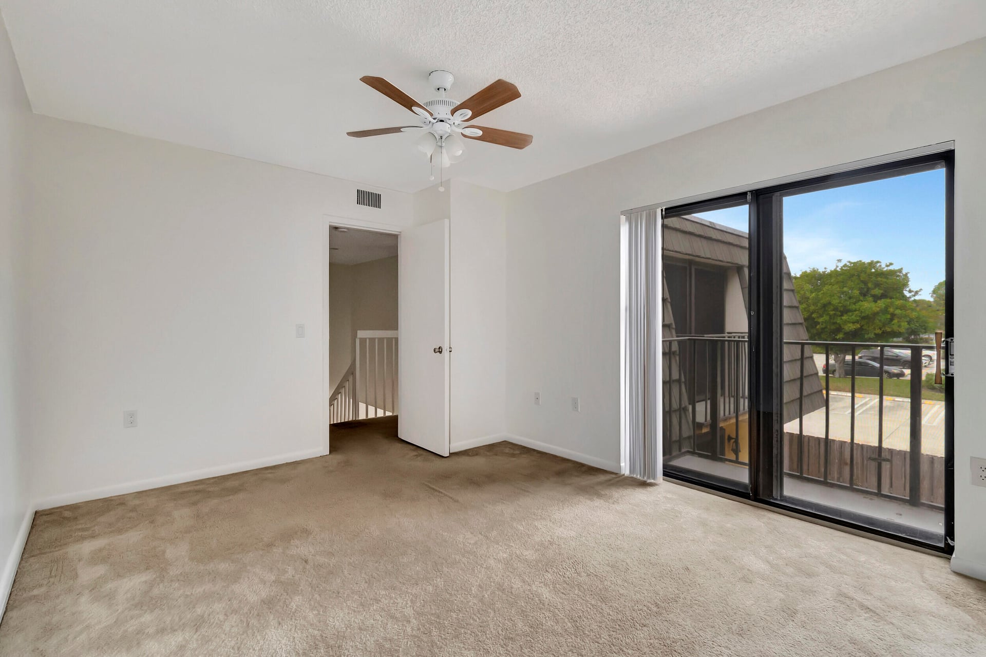Residence photo 18