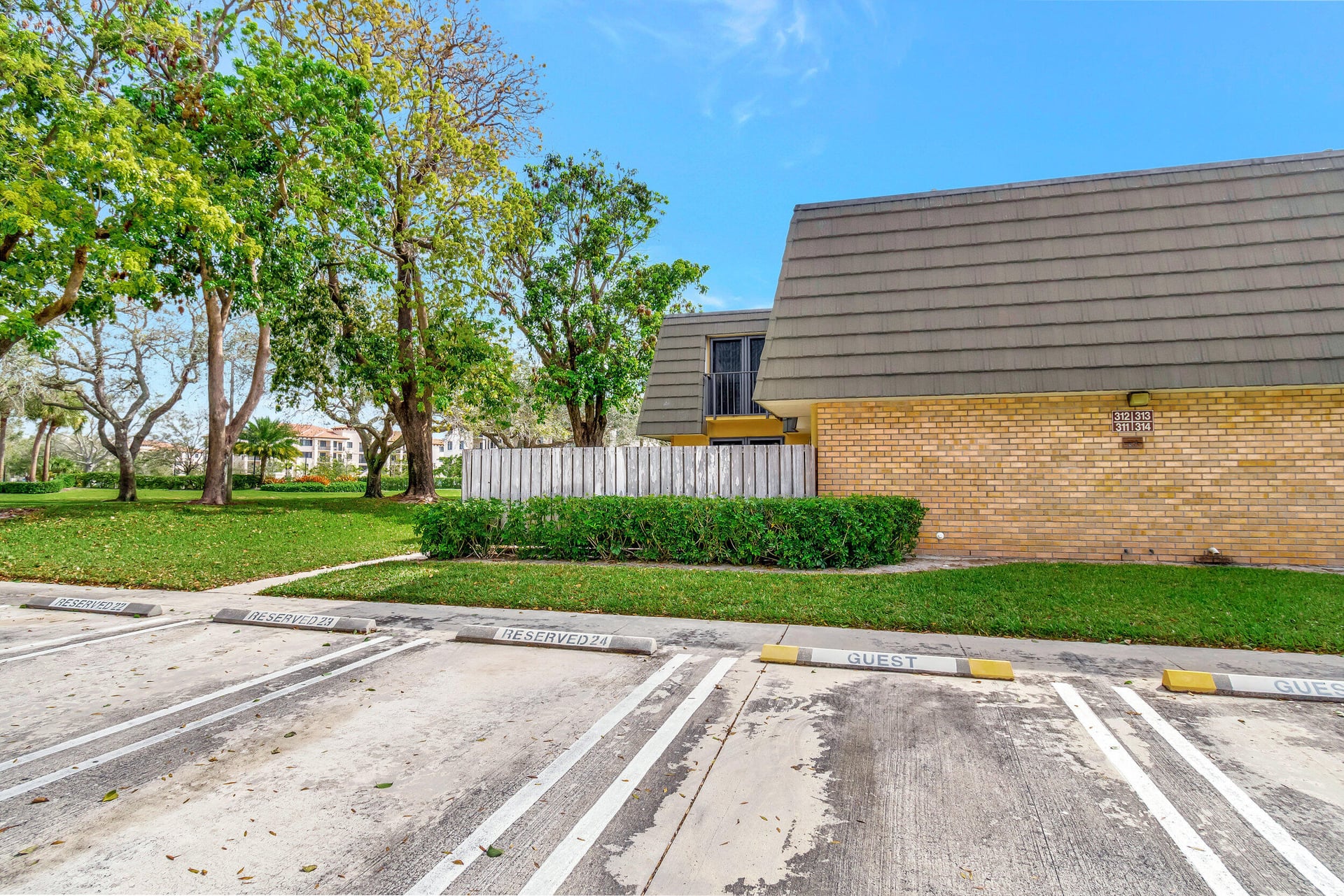 Residence photo 28