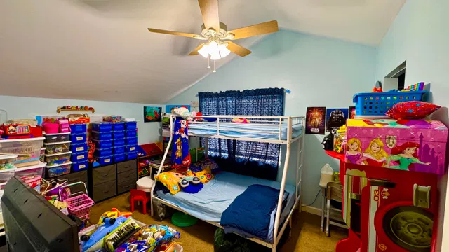Residence photo 16