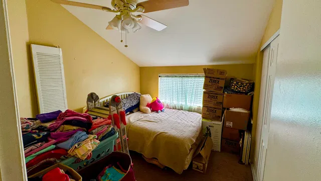 Residence photo 17