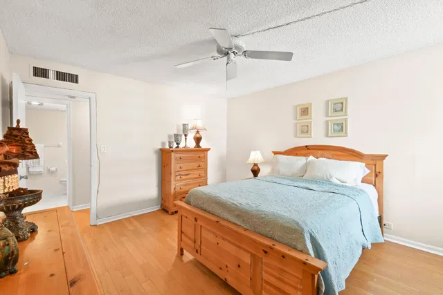 Unit 601 photo 21