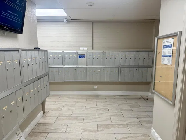 Unit 601 photo 28