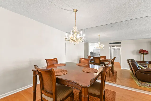Unit 601 photo 14