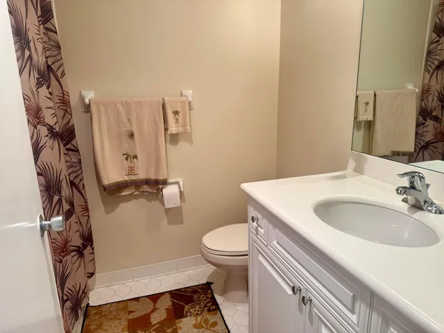 Unit 601 photo 22