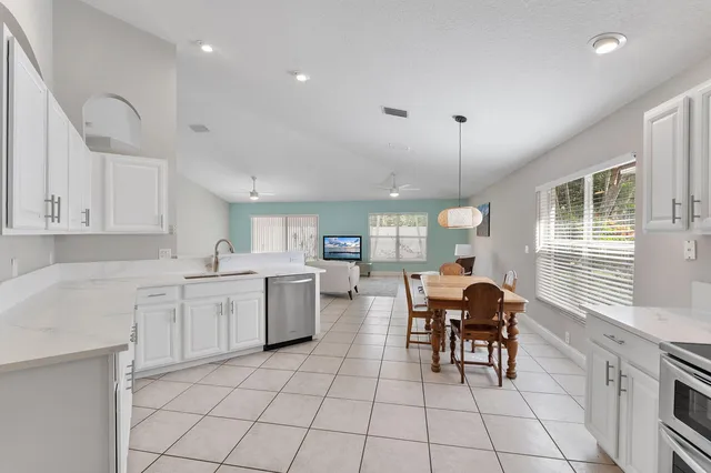  Residence photo 11