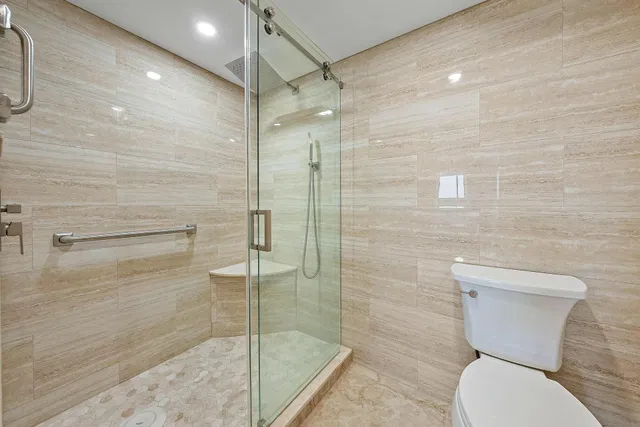  Unit 1310 photo 9