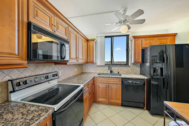  Unit 1310 photo 11