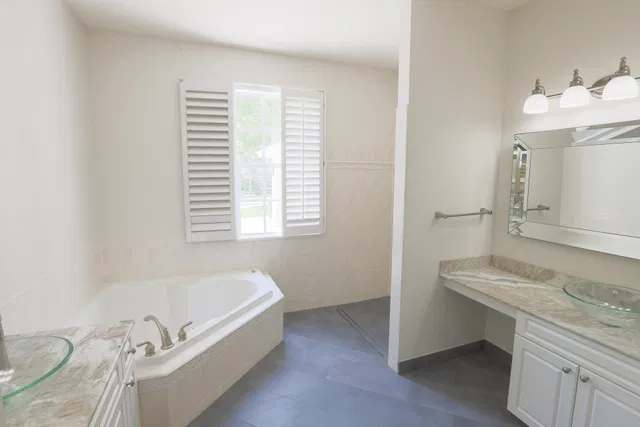 Residence photo 12