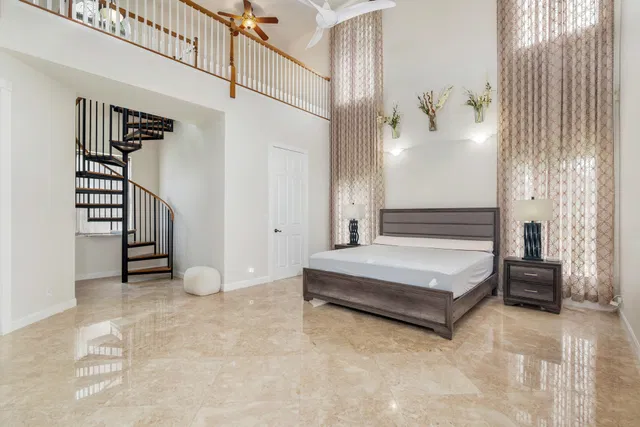 Residence photo 25