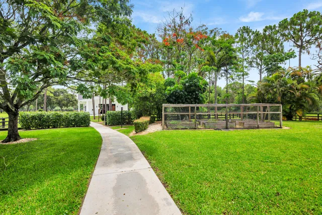 Residence photo 48