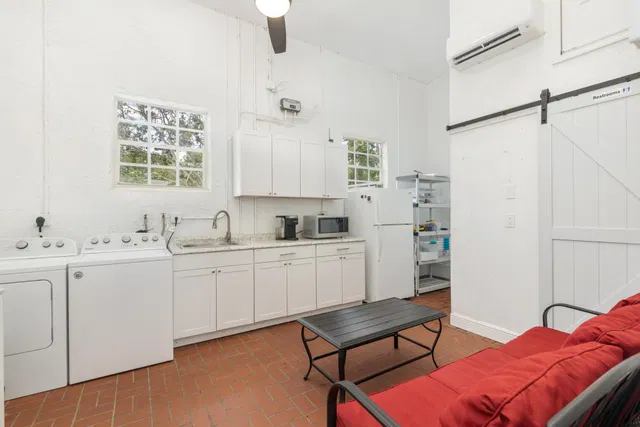 Residence photo 60
