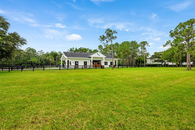 Residence photo 63