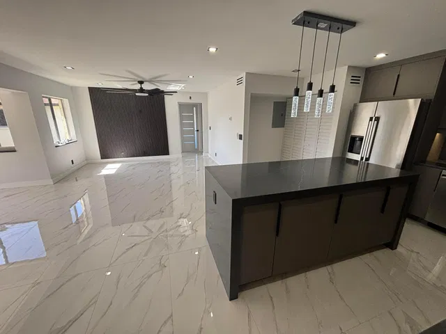  Unit C2 photo 27