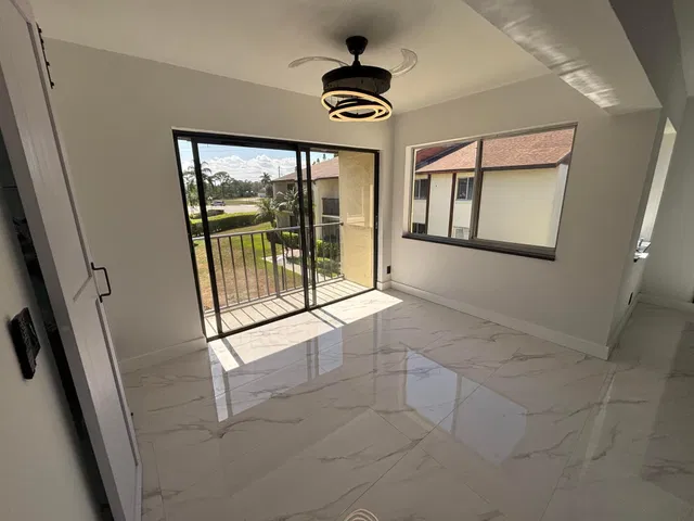  Unit C2 photo 52