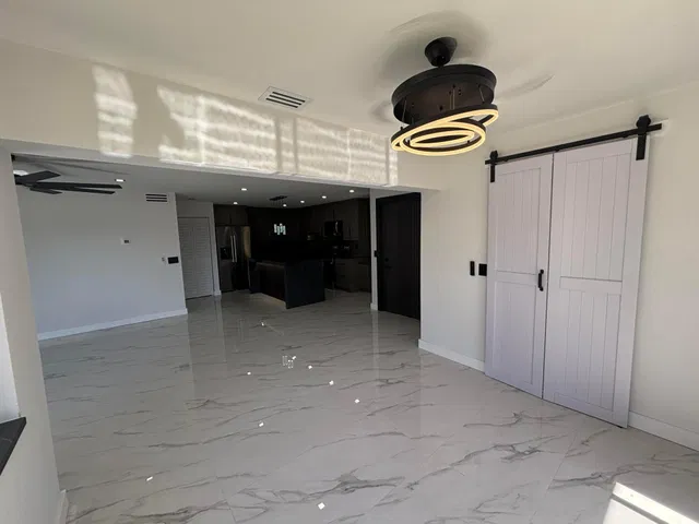  Unit C2 photo 55
