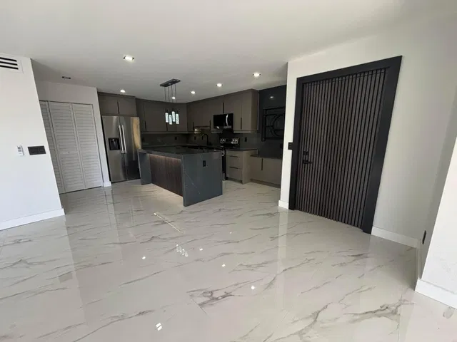  Unit C2 photo 56