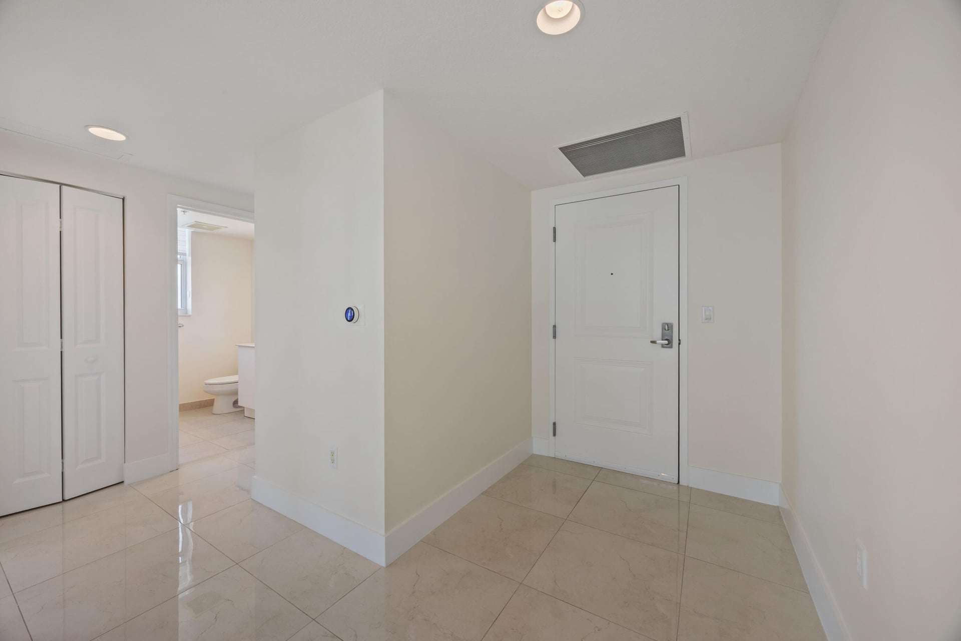  Unit 905 photo 9