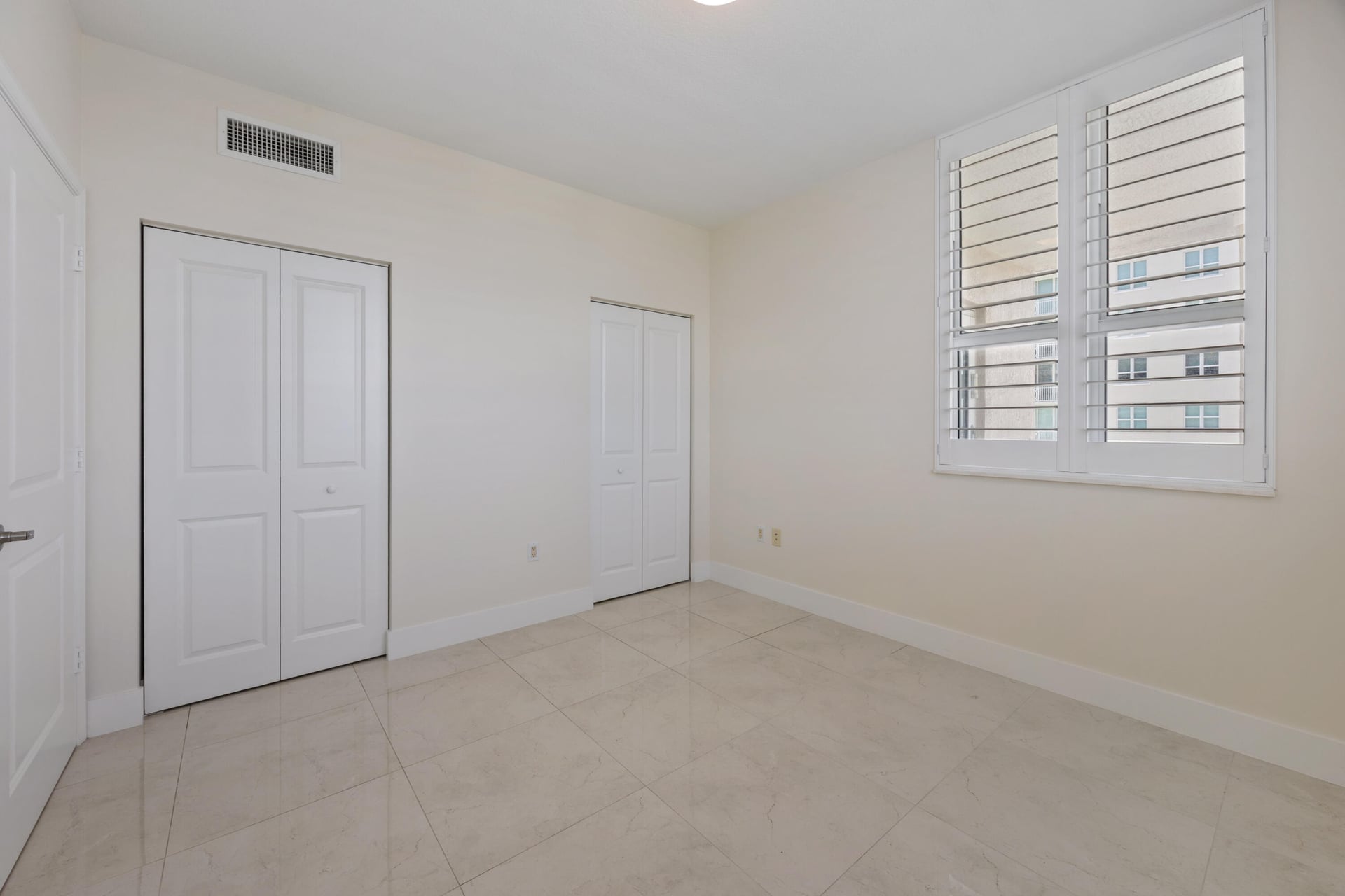  Unit 905 photo 52