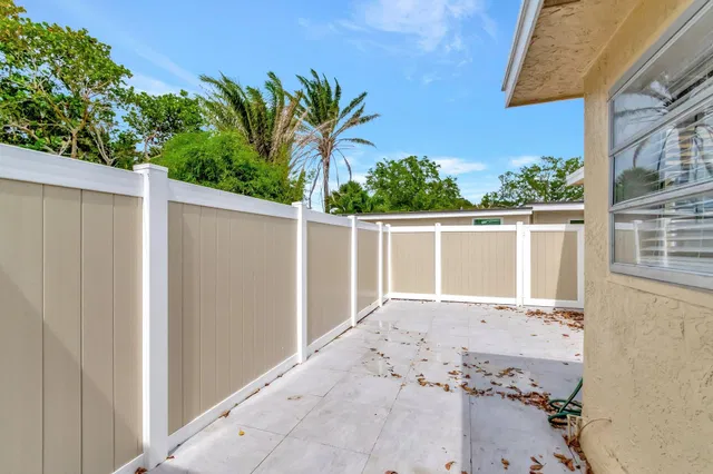 Residence photo 77