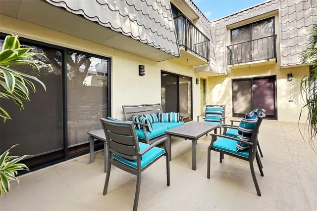 Unit 504 photo 10