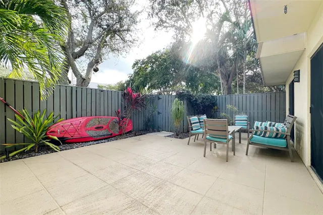 Unit 504 photo 11