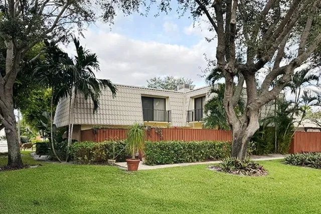 Unit 504 photo 12