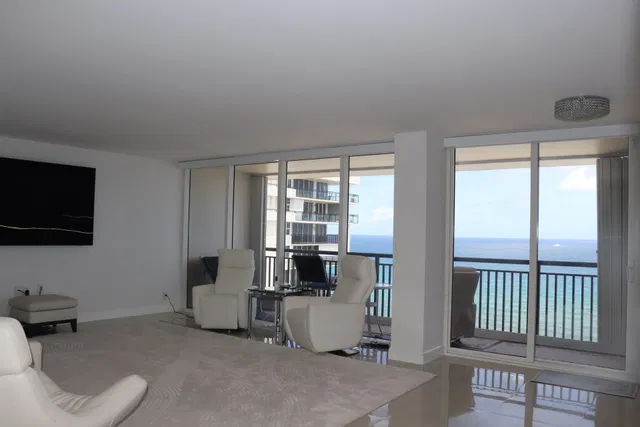 Boca Raton Unit 0160b photo 5