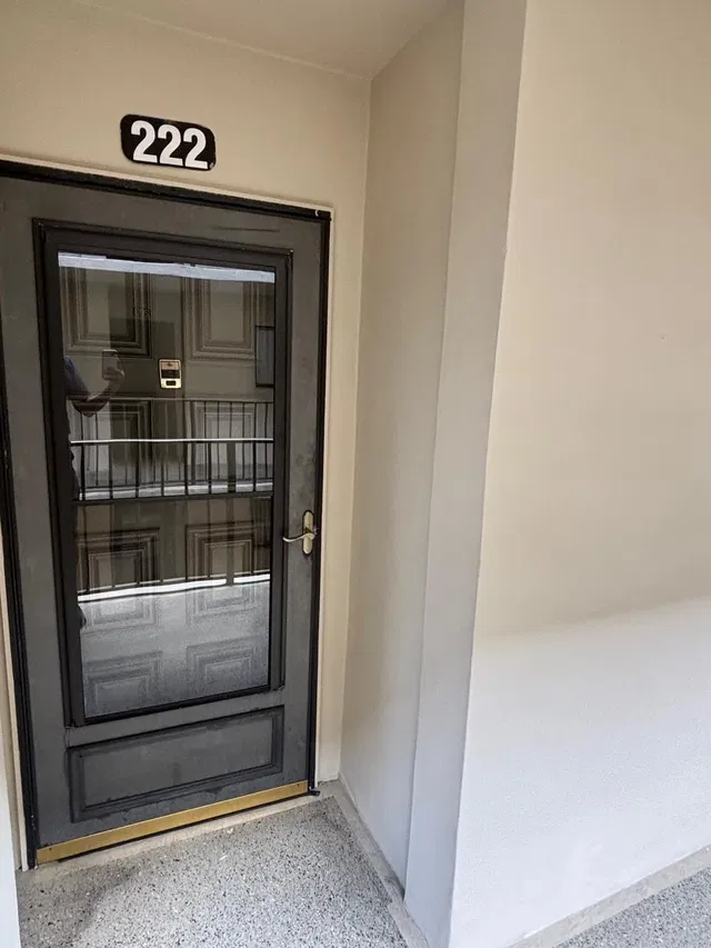 Unit 222 photo 3