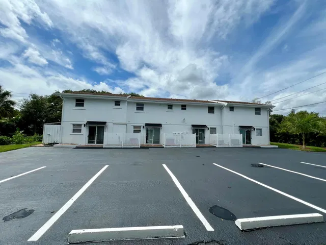 Residence photo 14