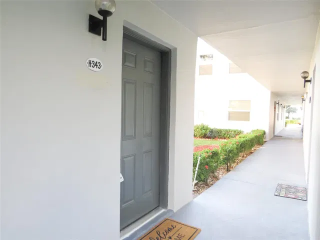 Unit 343 photo 17