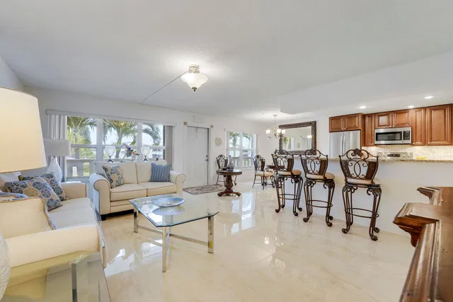 Residence photo 6