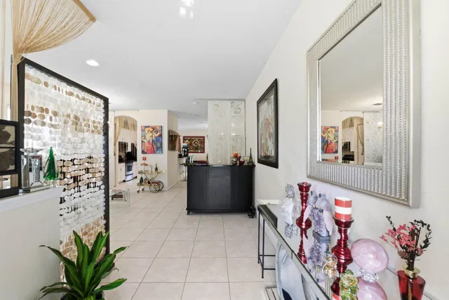 Residence photo 5