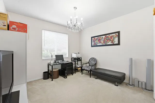 Residence photo 8