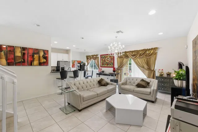 Residence photo 10