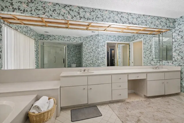 Eastpointe Country Club Residence photo 15